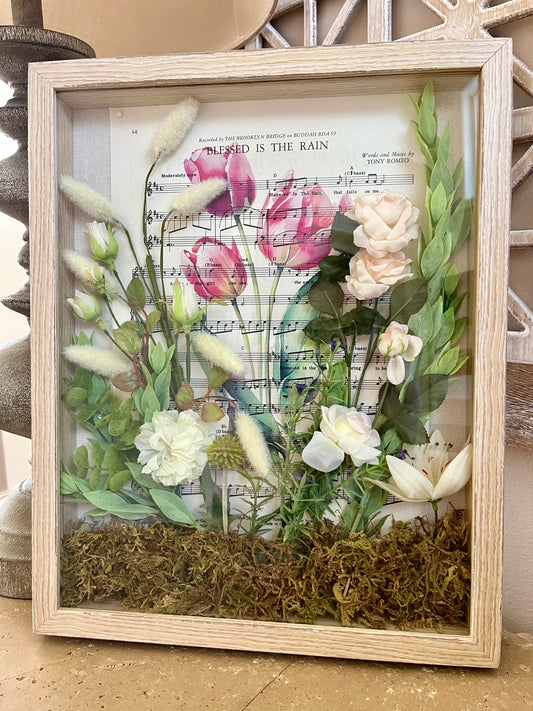 11 x 14 Tulip Shadow Box